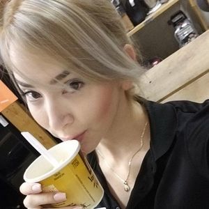 Meet your Posher, Eva